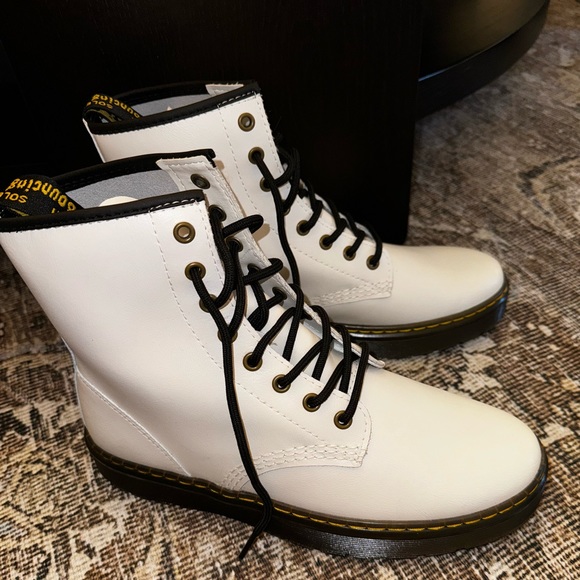 Dr. Martens Zavala Combat Boot White Leather Womens size 7 - Picture 10 of 12